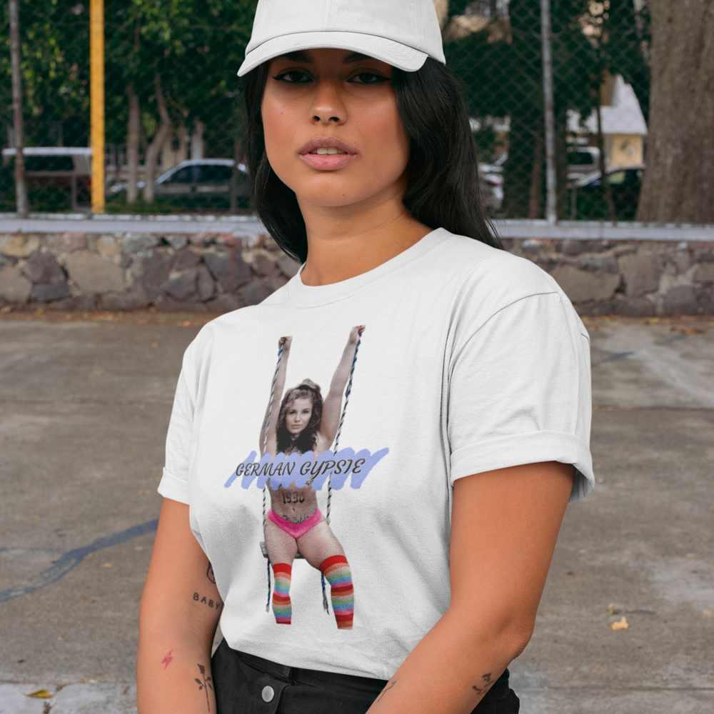 Katharina Lehner: streams, merchandise, Personal Videos MILLIONS