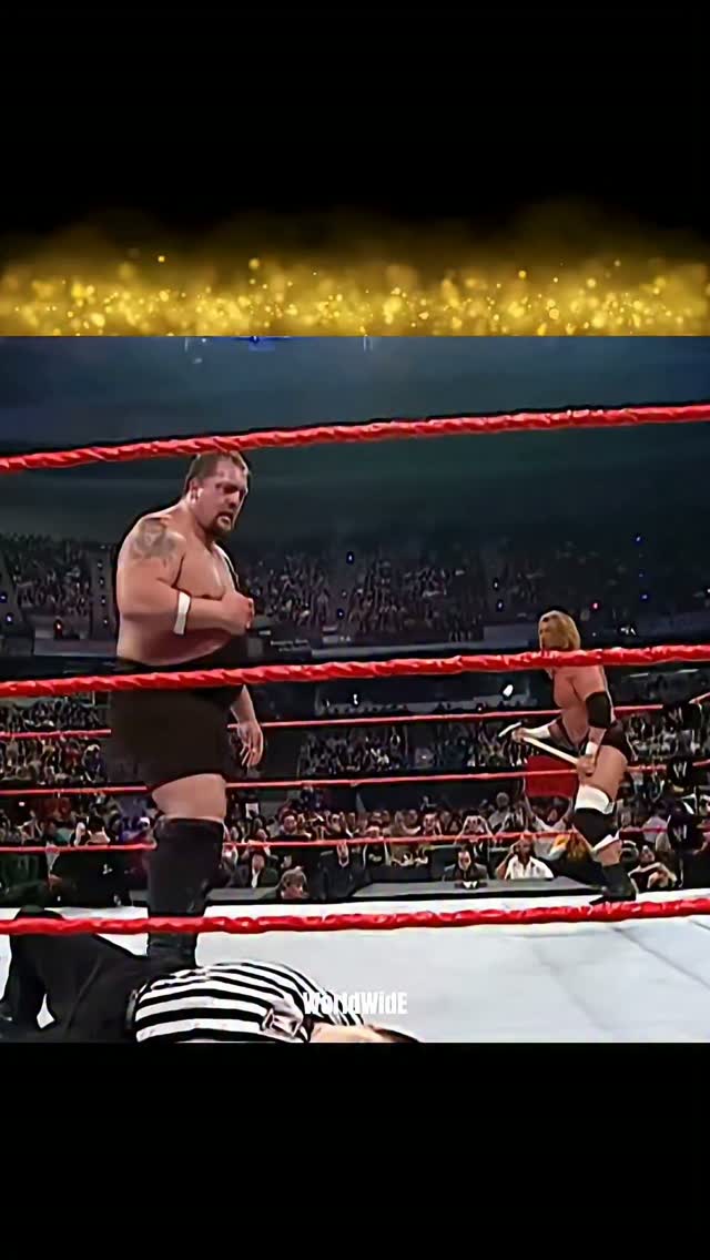 Big Show breaks Triple H's sledgeha...