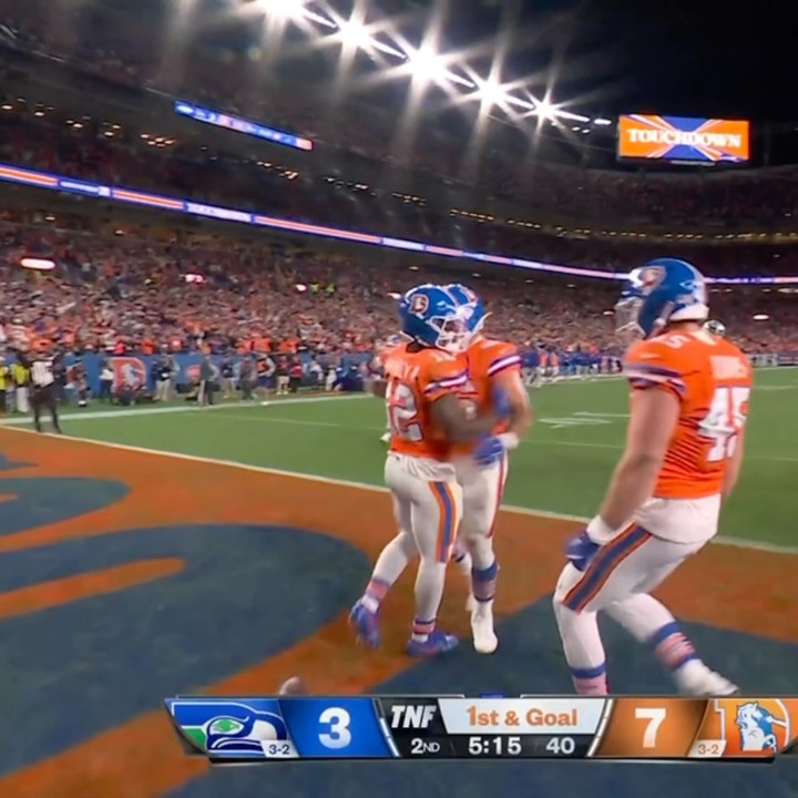 Broncos offense scores touchdown ag...