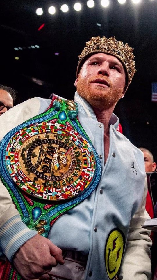 Canelo Alvarez with WBC World Champ...