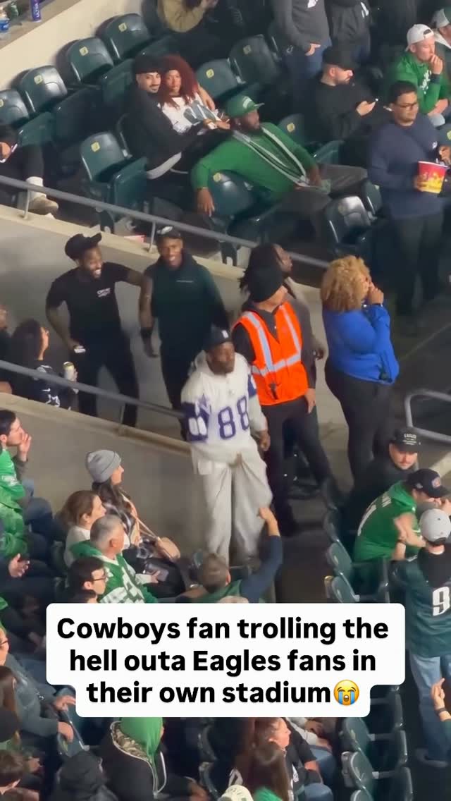 Cowboys fan trolls Eagles fans in t...