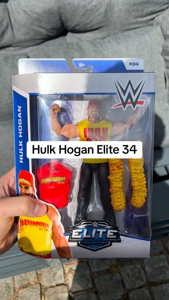 Hulk Hogan Elite 34 Action Figure