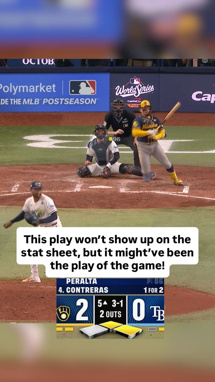 Christian Yelich's Hustle Play in W...