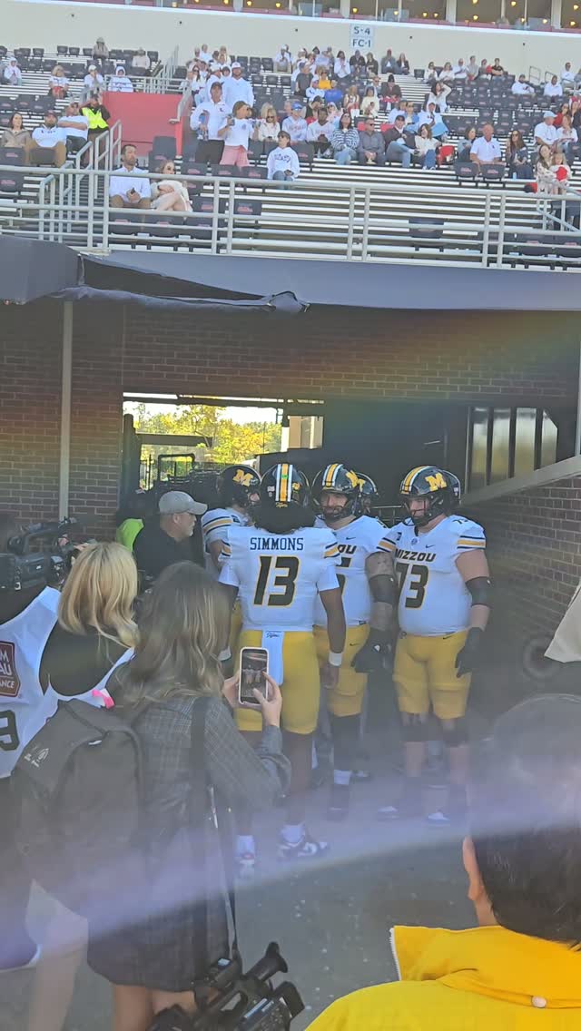 Austin Simmons returns to Oxford to...