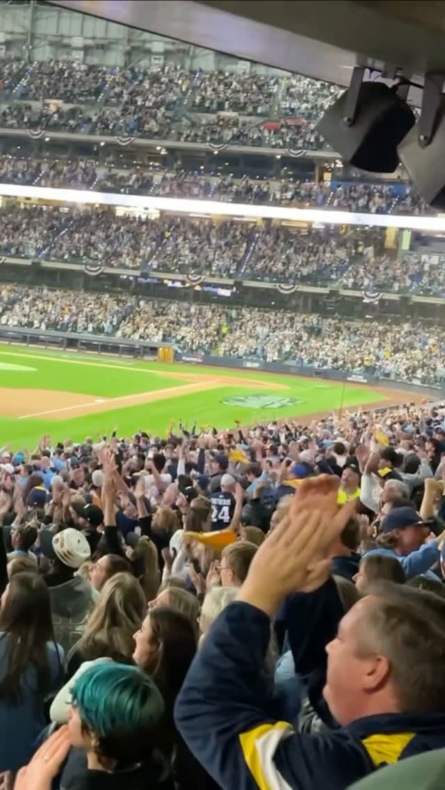 Brewers World Series Game 3 Watch P...