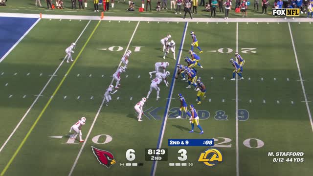 Blake Corum Out-Touches Kyren Willi...