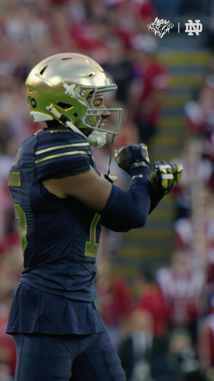Leonard Moore loading…