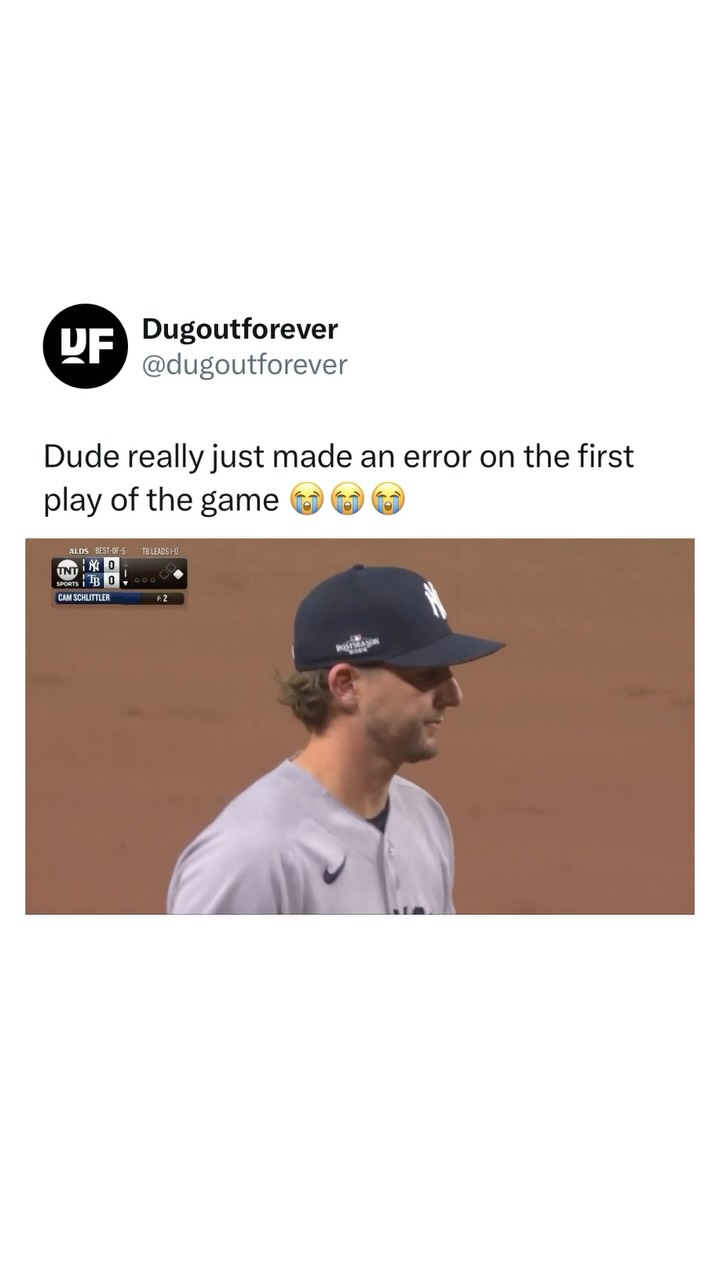 Yankees player makes an error on th...
