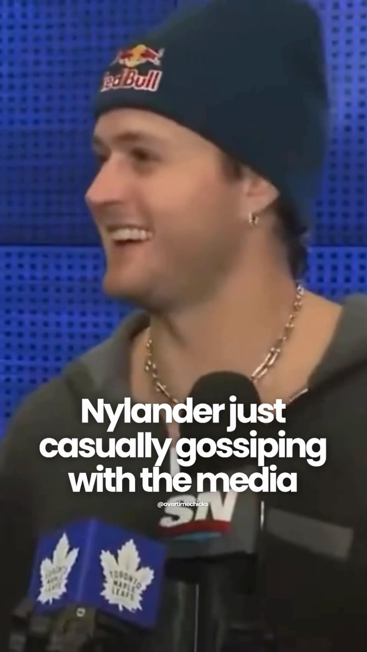 Nylander gossiping with media about...