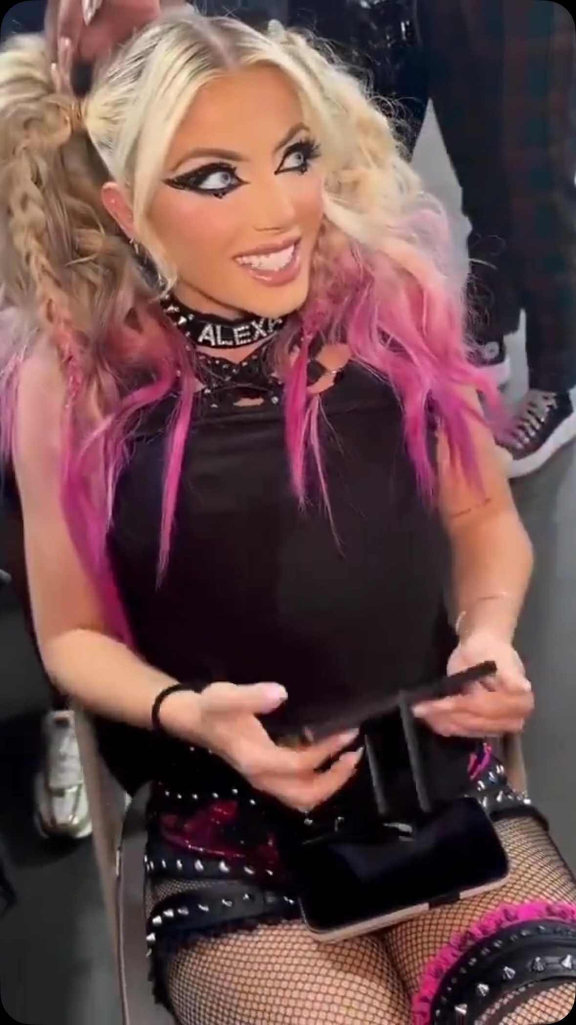 Alexa Bliss looking good with the r...