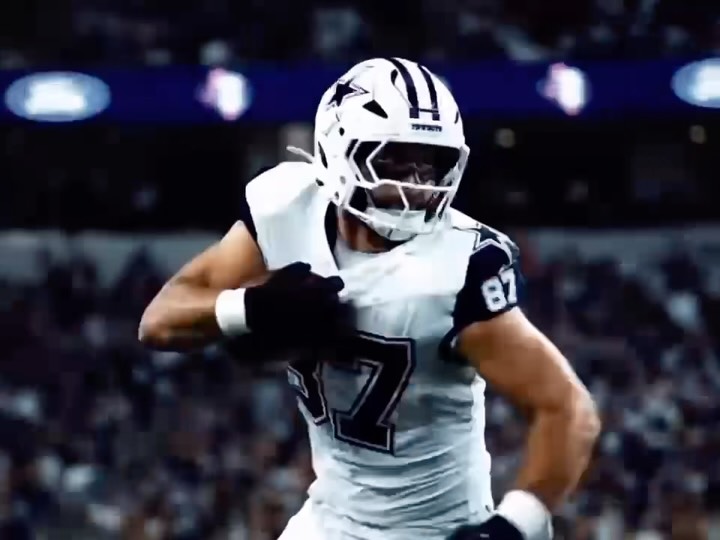 Football player in Dallas Cowboys u... on MILLIONS Football player in Dallas Cowboys u...