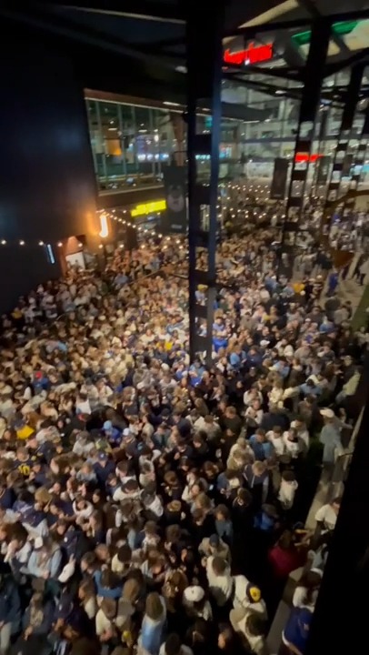 Brewers fans gather for World Serie...