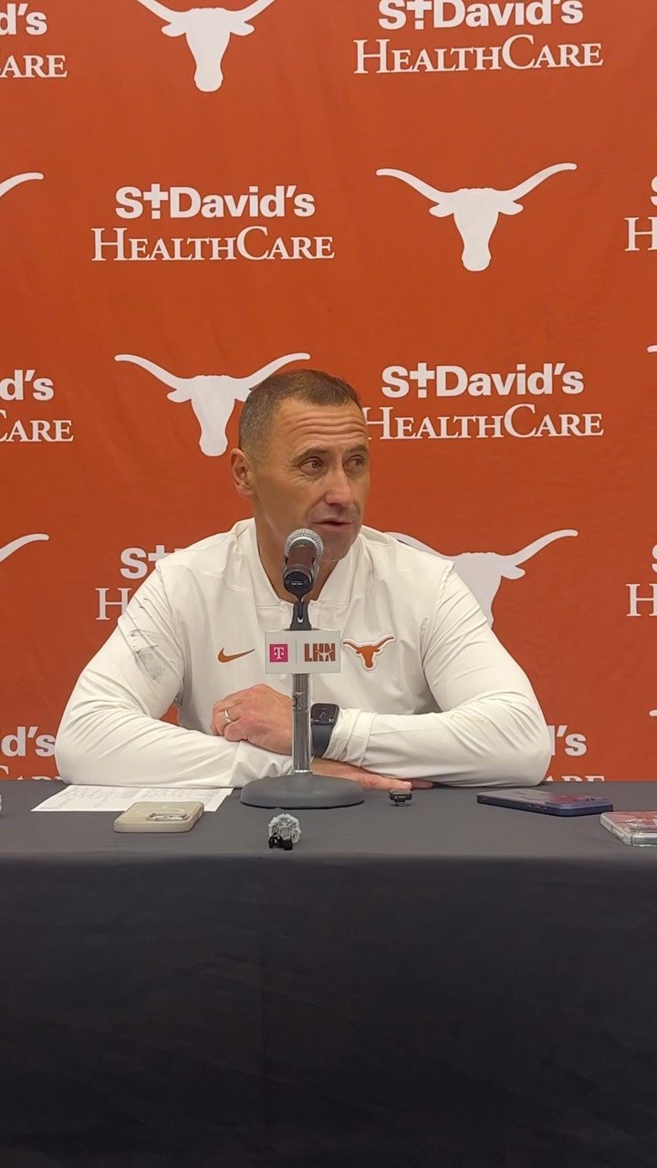 Coach Sarkisian on Arch Manning's p...