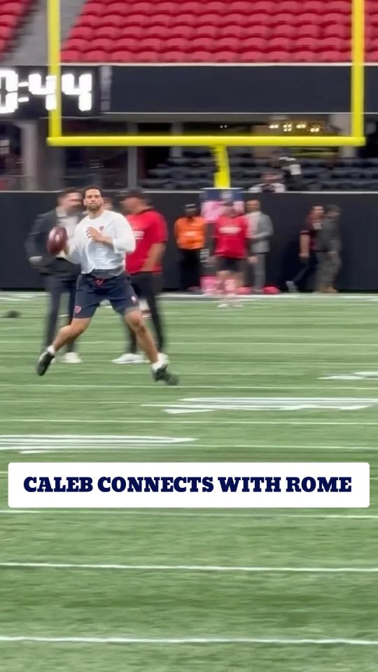 Caleb Williams connects with Rome O...
