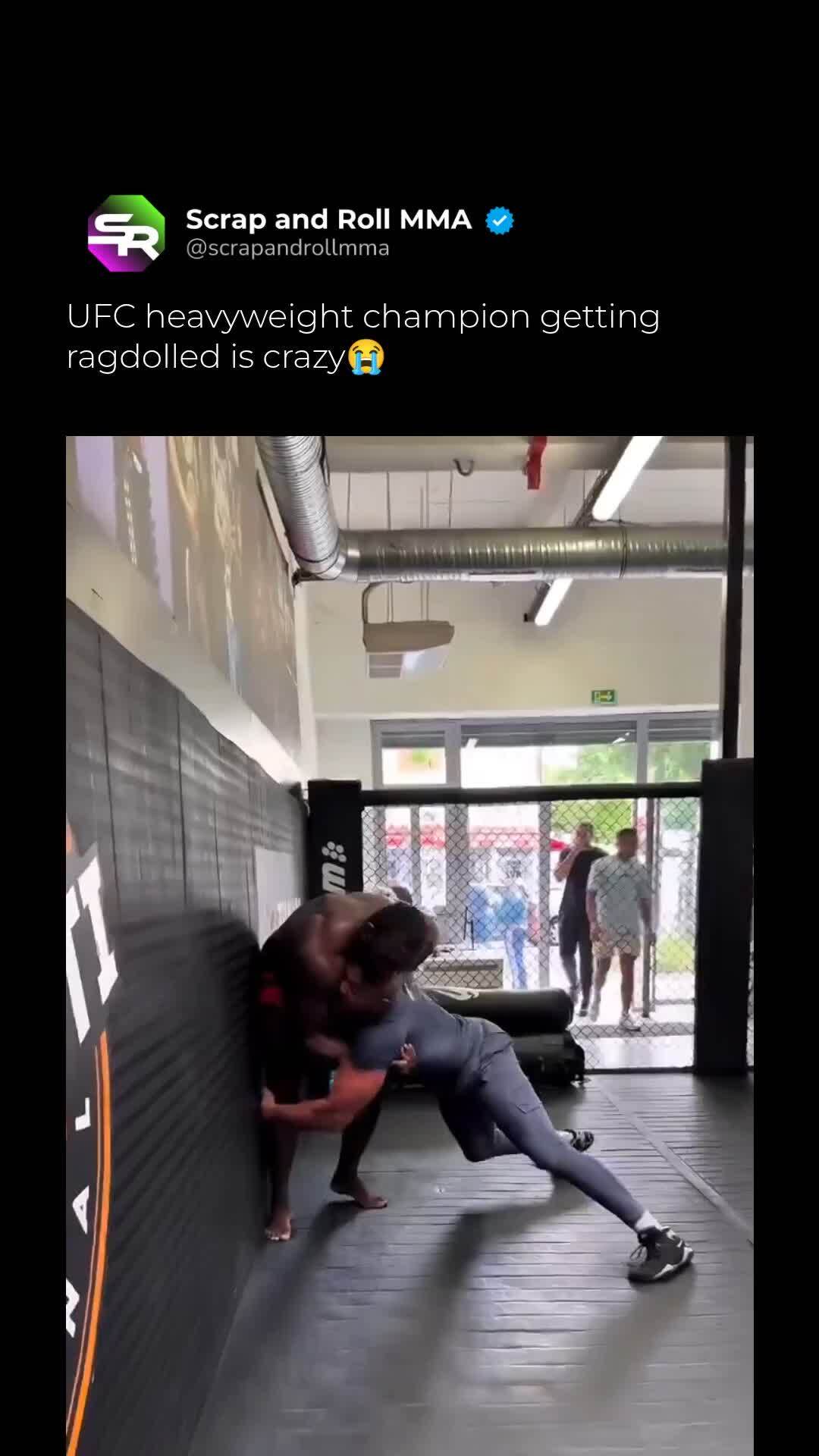 Heavyweight champion getting ragdol...