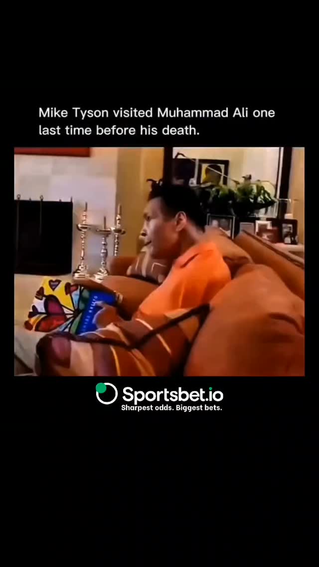 Mike Tyson visits Muhammad Ali
