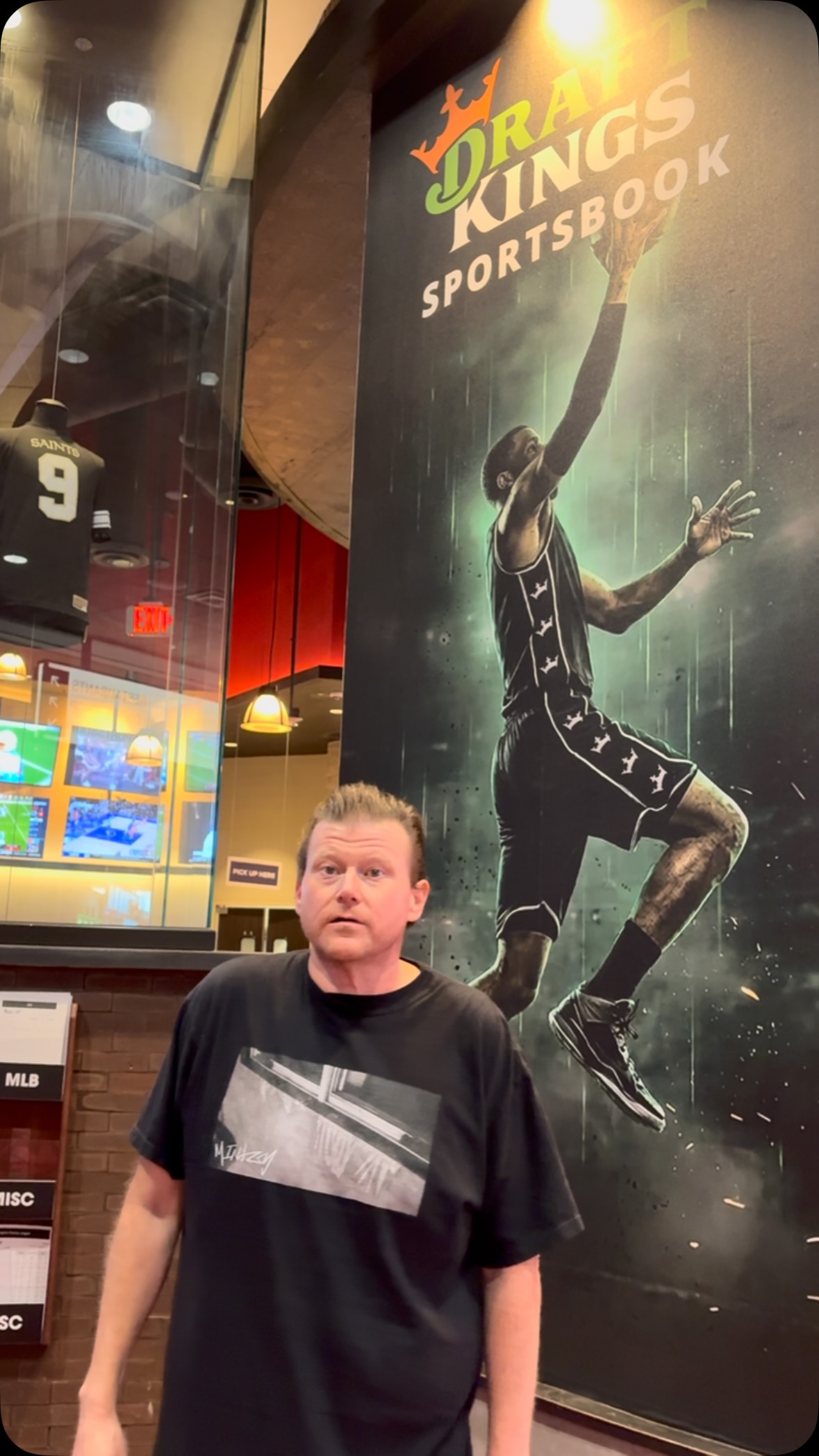 NFL fan reacts to Saints loss to Vi...