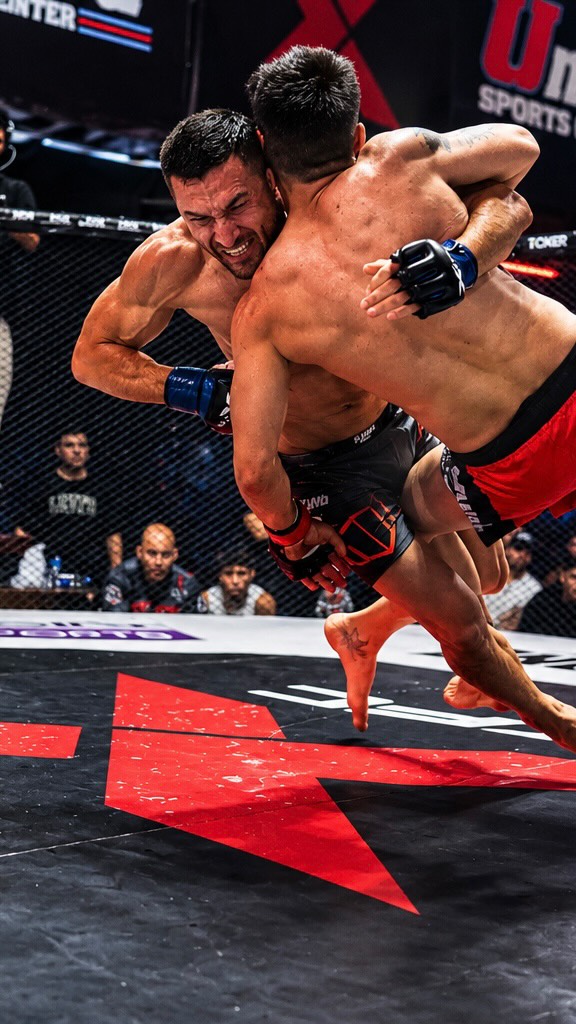 MATÍAS PONCE secures a D'Arce choke... on MILLIONS MATÍAS PONCE secures a D'Arce choke...