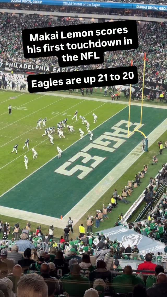 Makai Lemon Scores First NFL Touchd...