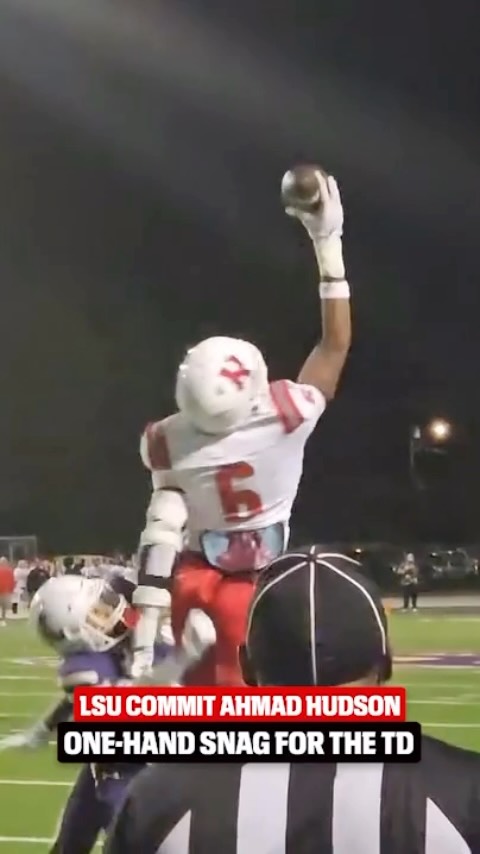 Ahmad Hudson makes an elite one-han...