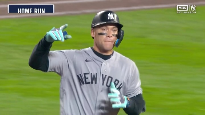 Aaron Judge crushes his 18th Home R...