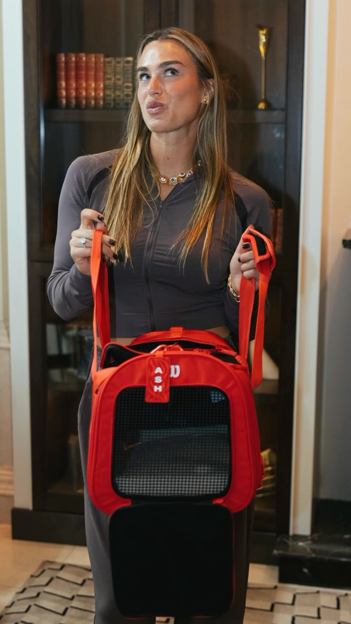Aryna Sabalenka gets rackets, Ash g...