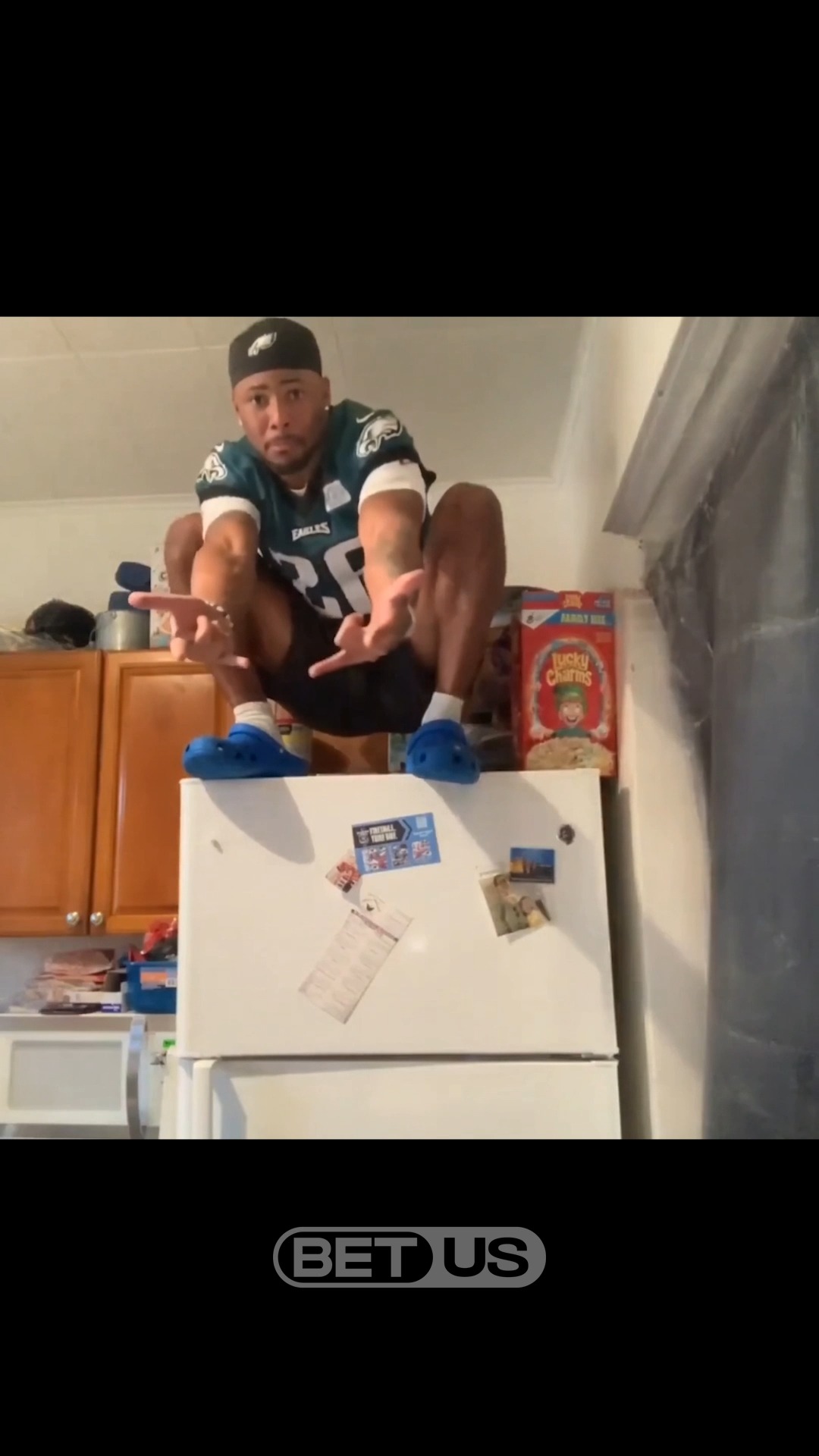 Eagles fan meme about Saquon's reco...