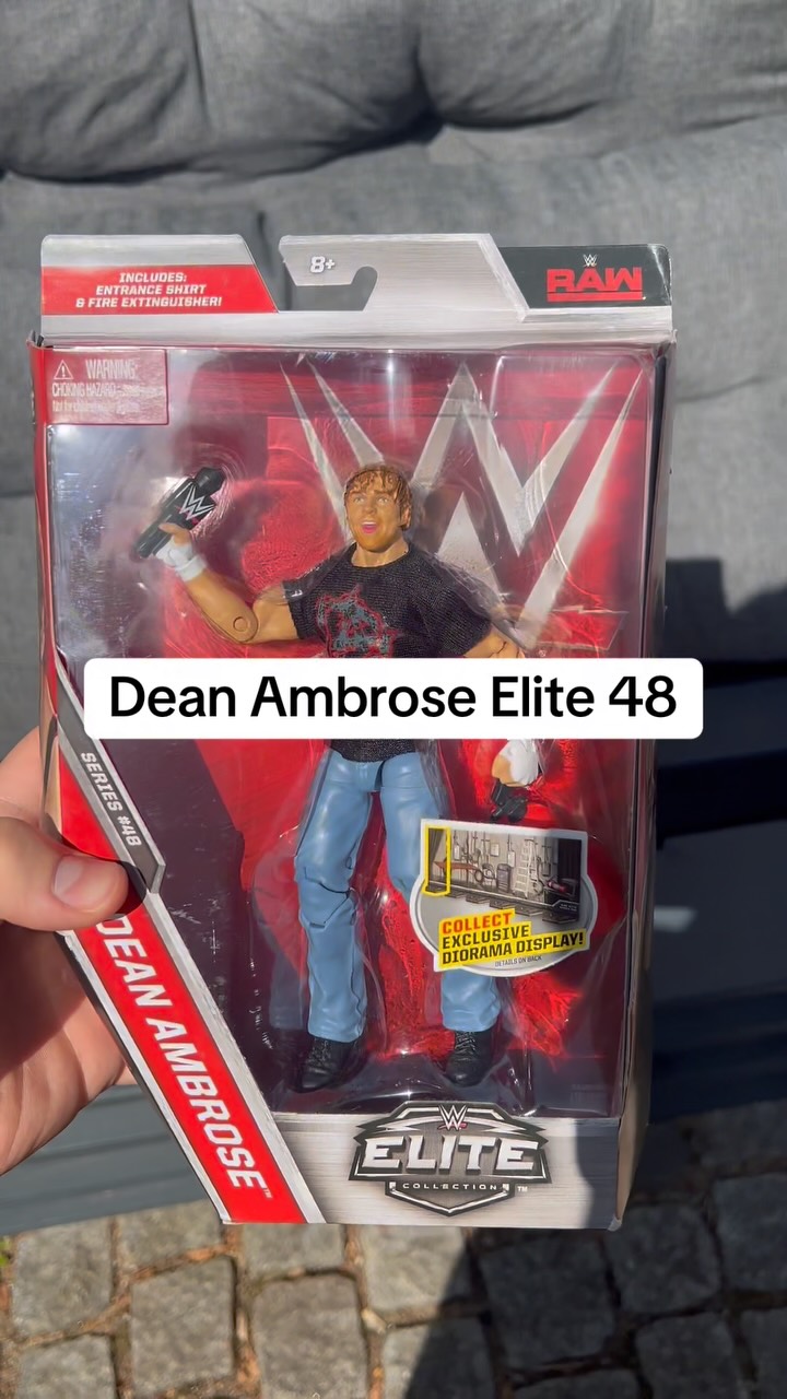 Dean Ambrose Elite 48 Figure Showca...