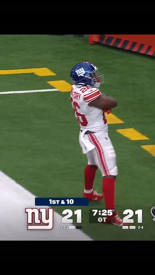 Devin Singletary secures the win fo...