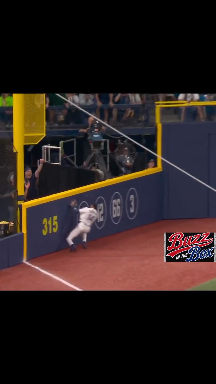 Jackson Chourio's 4-hit game as Bre...