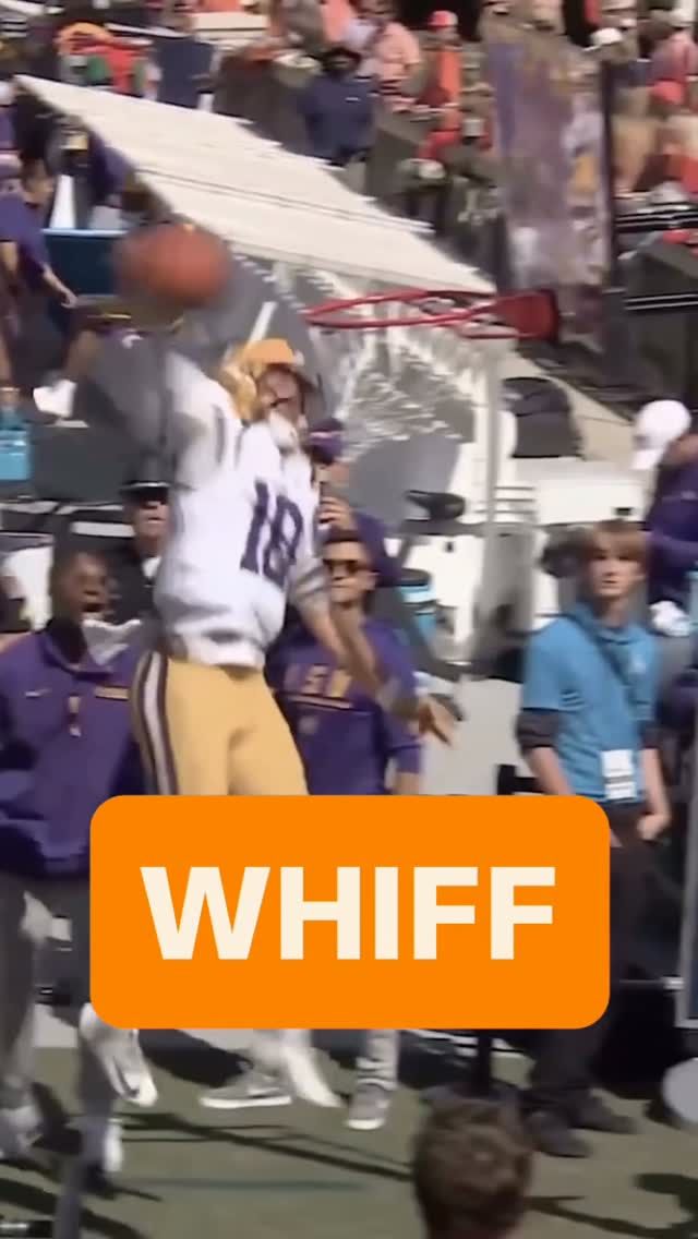 Sam Leavitt's hilarious sideline du...