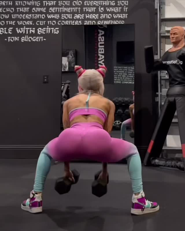 Zelina Vega's Juri-themed workout