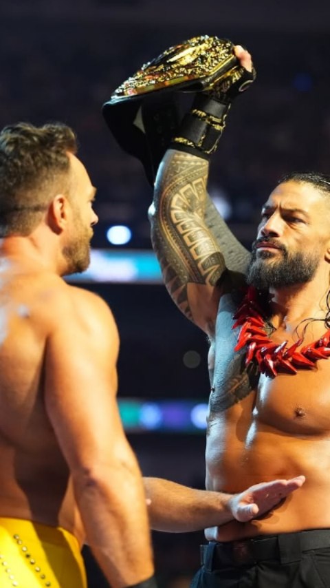 Roman Reigns vs LA Knight at MITB