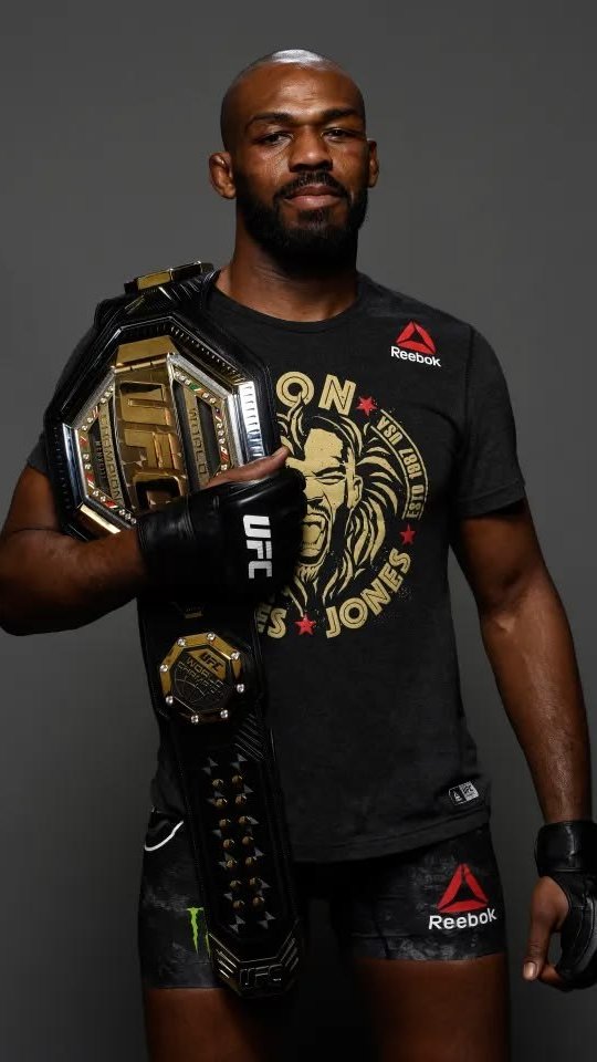 Jon Jones in High-Stakes Standoff w...