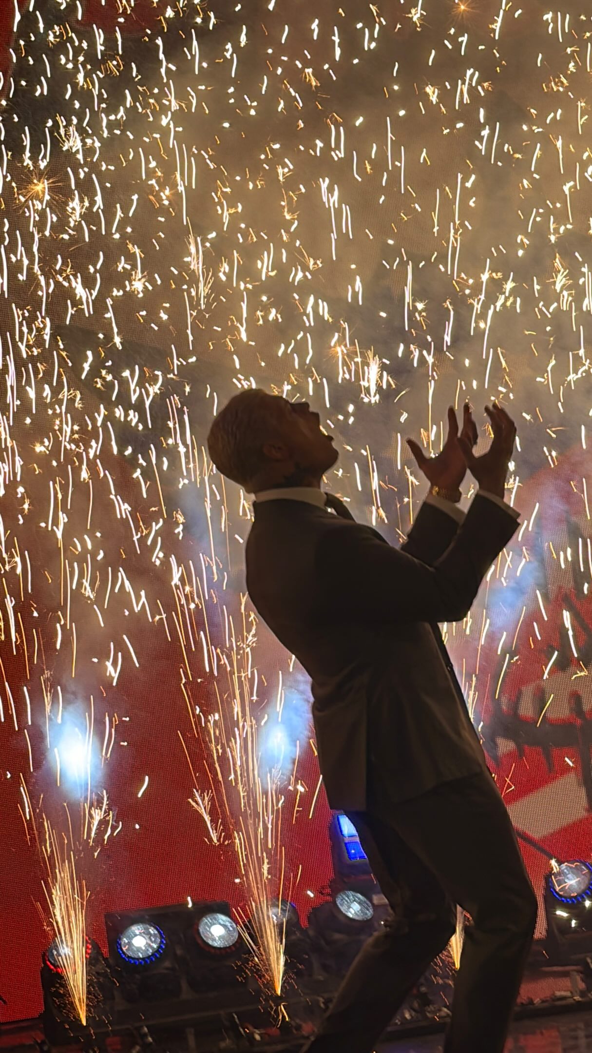 Cody Rhodes makes a grand entrance ...