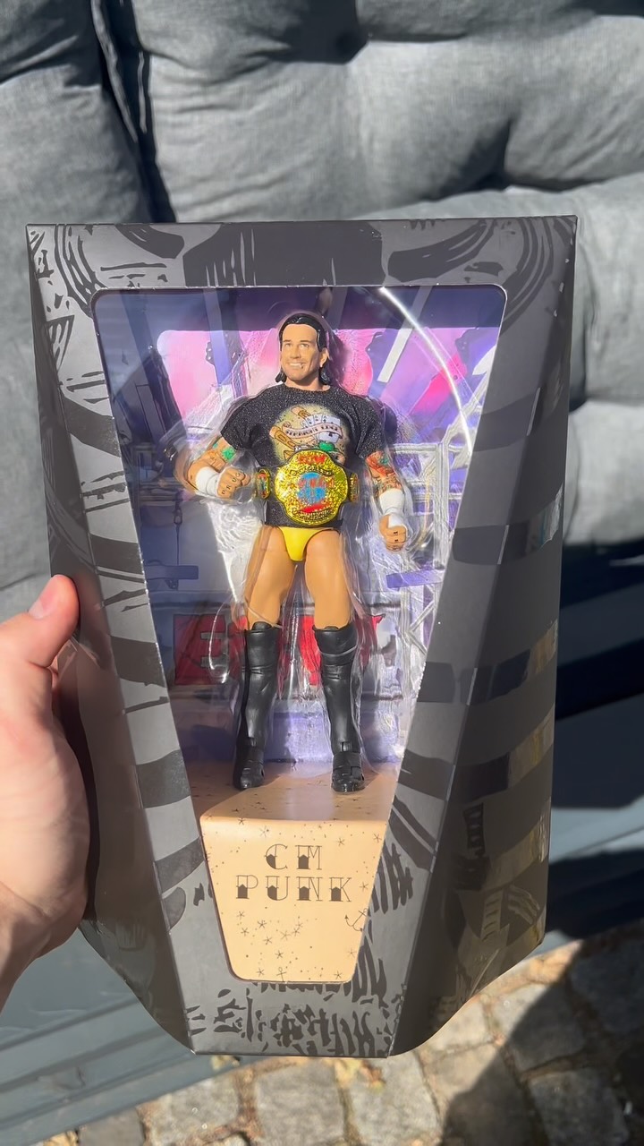 CM Punk Ultimate Edition Action Fig...