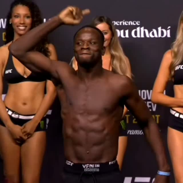 Losene Keita flexing at a UFC event...