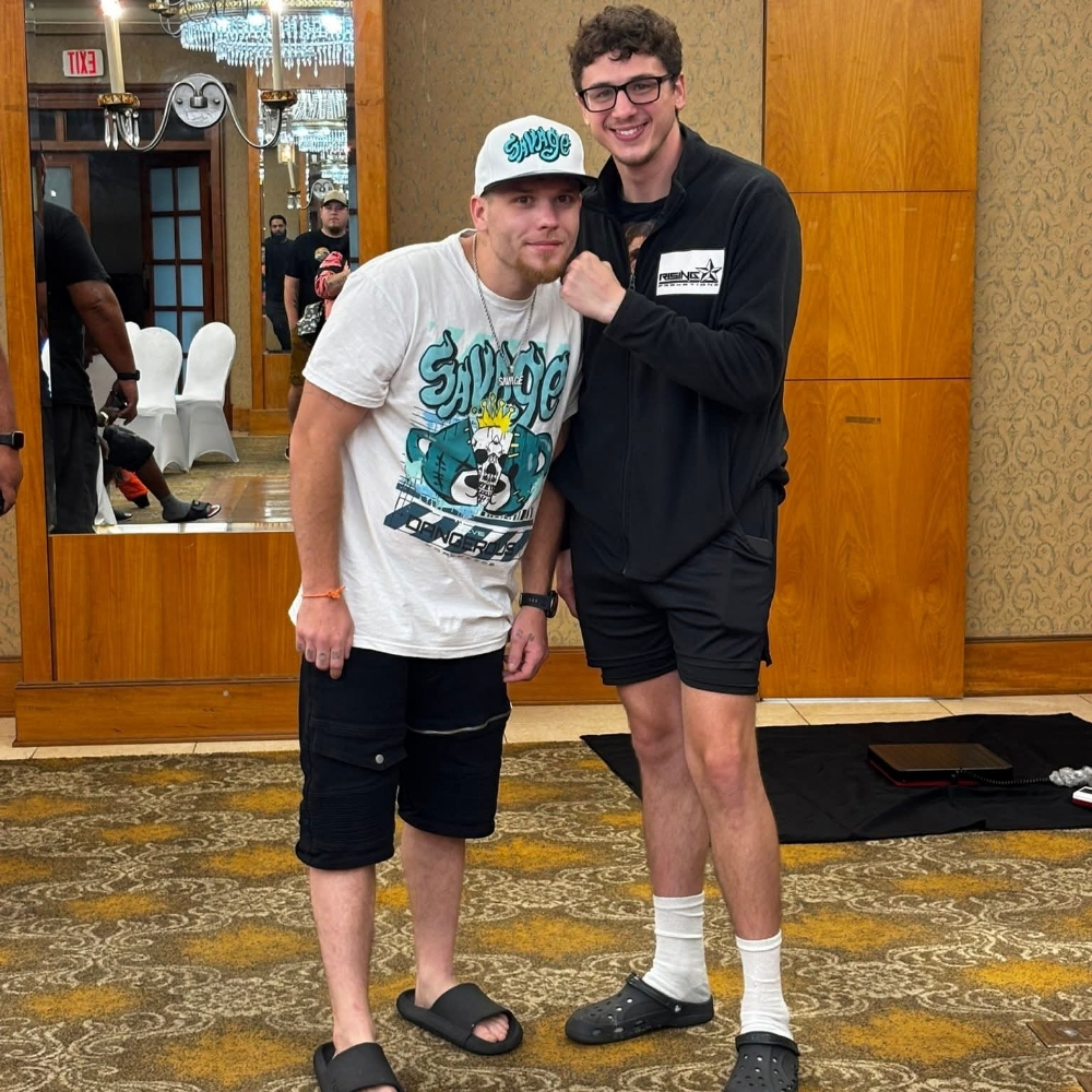 🤠